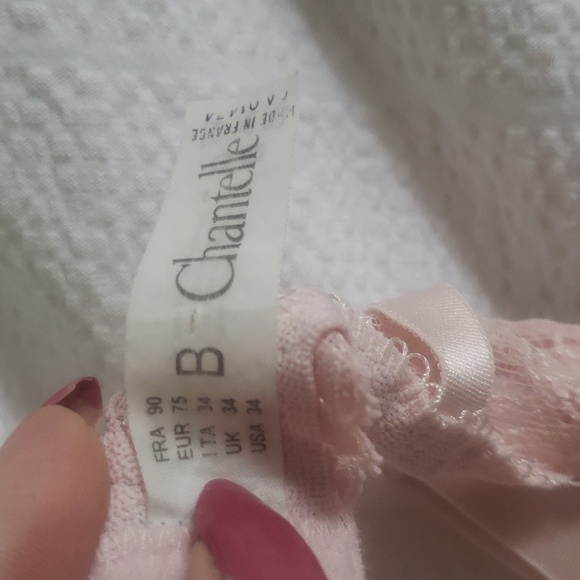 Chantelle lace bra - Picture 2 of 2